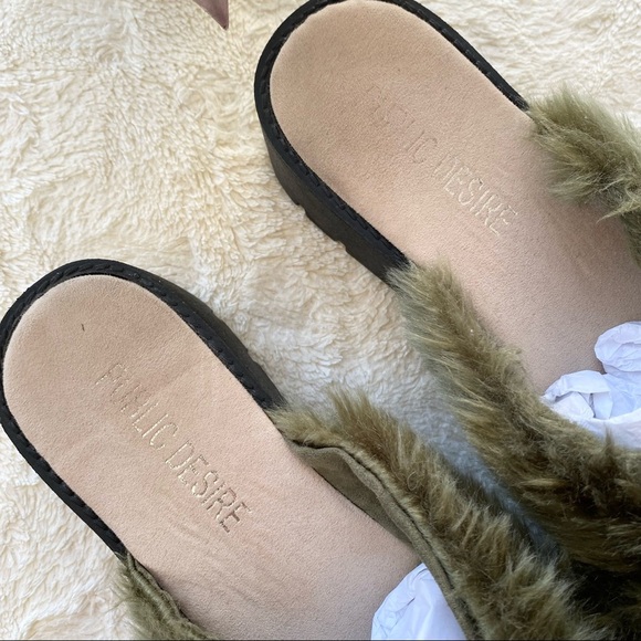 Dolls Kill public desire green fuzzy faux fur platform sandals slides 8